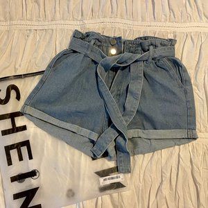 Belted Bowtie Denim Shorts